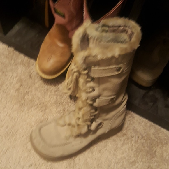 boots - Picture 3 of 3